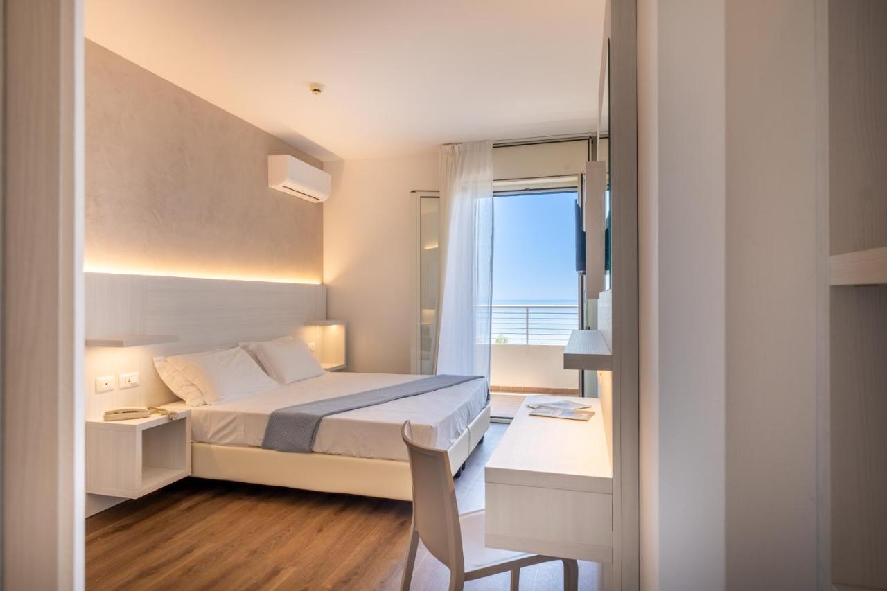 Hotel Corfu Pineto Eksteriør bilde